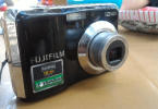 FUJİFİLM FİNEPİX AV100
