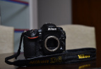 NİKON D4